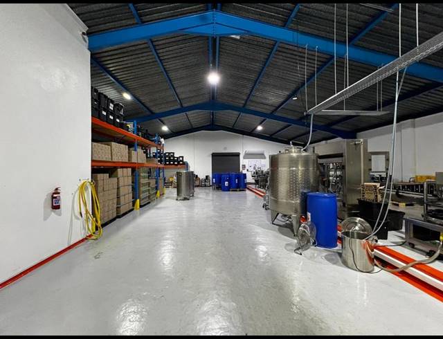 WAREHOUSE FOR SALE IN HILTON CENTRAL